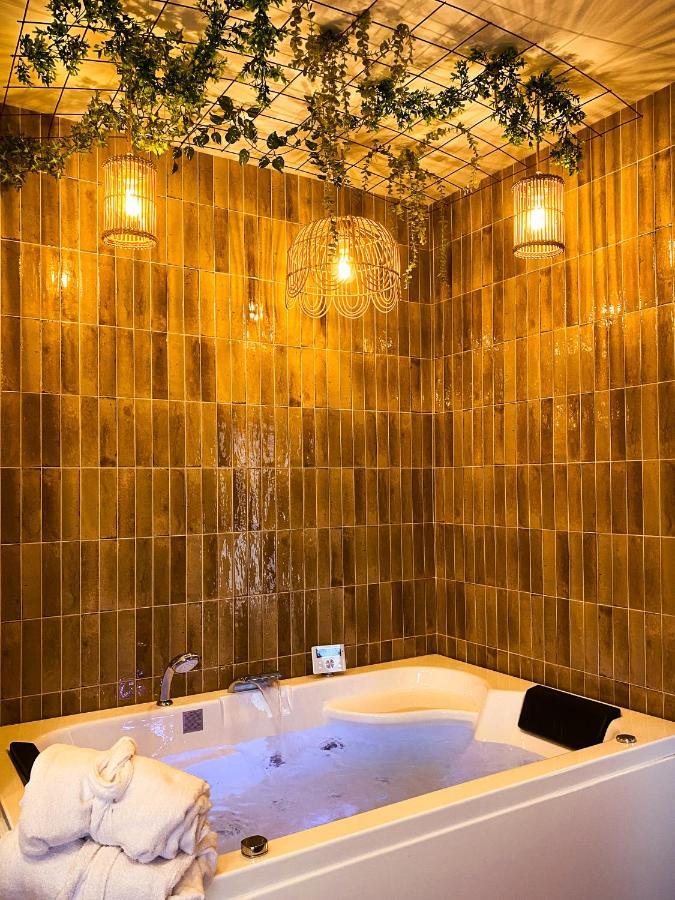 Brech Love Room Suite Bali - Auray En Bretagne מראה חיצוני תמונה