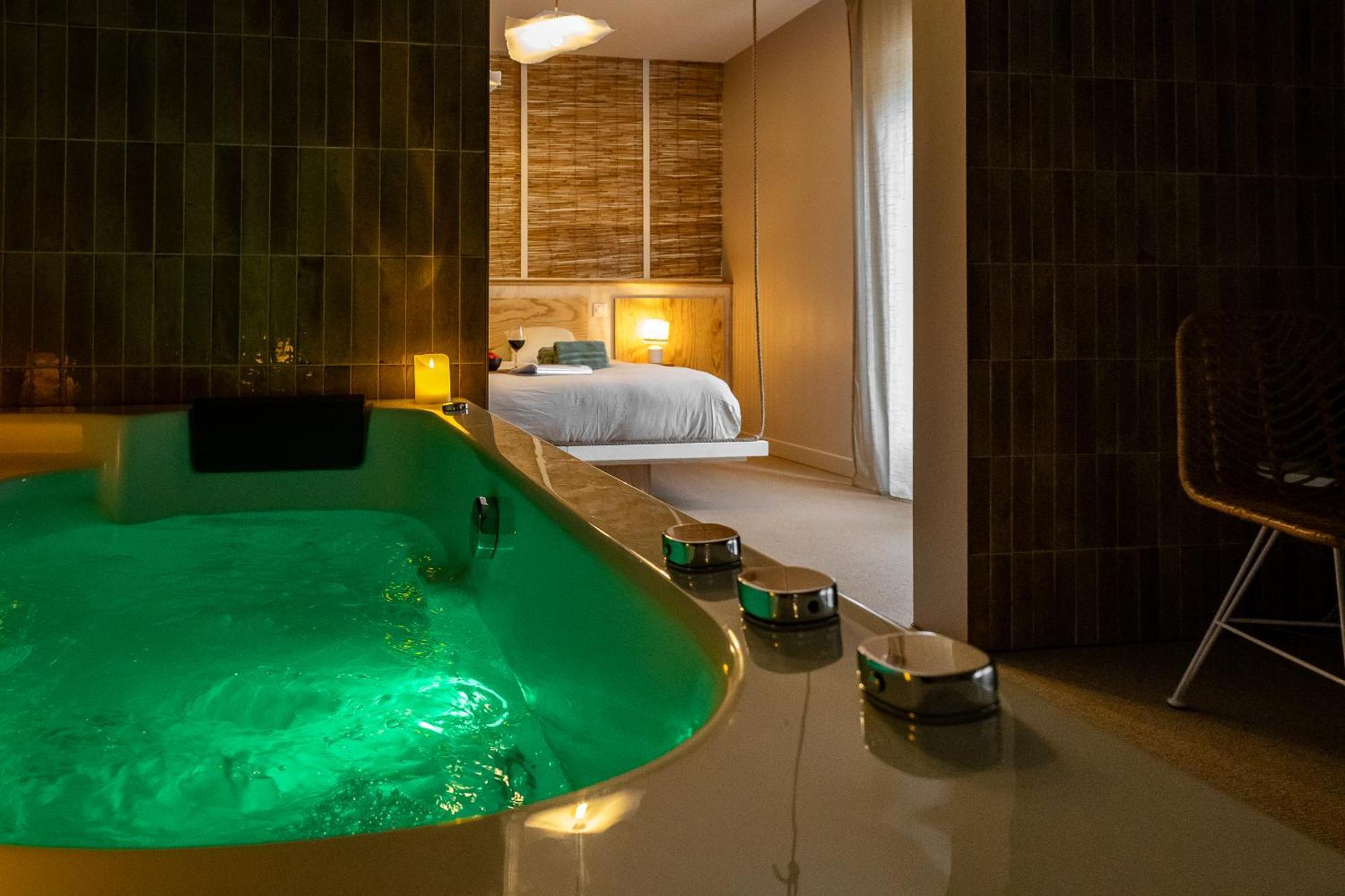 Brech Love Room Suite Bali - Auray En Bretagne מראה חיצוני תמונה