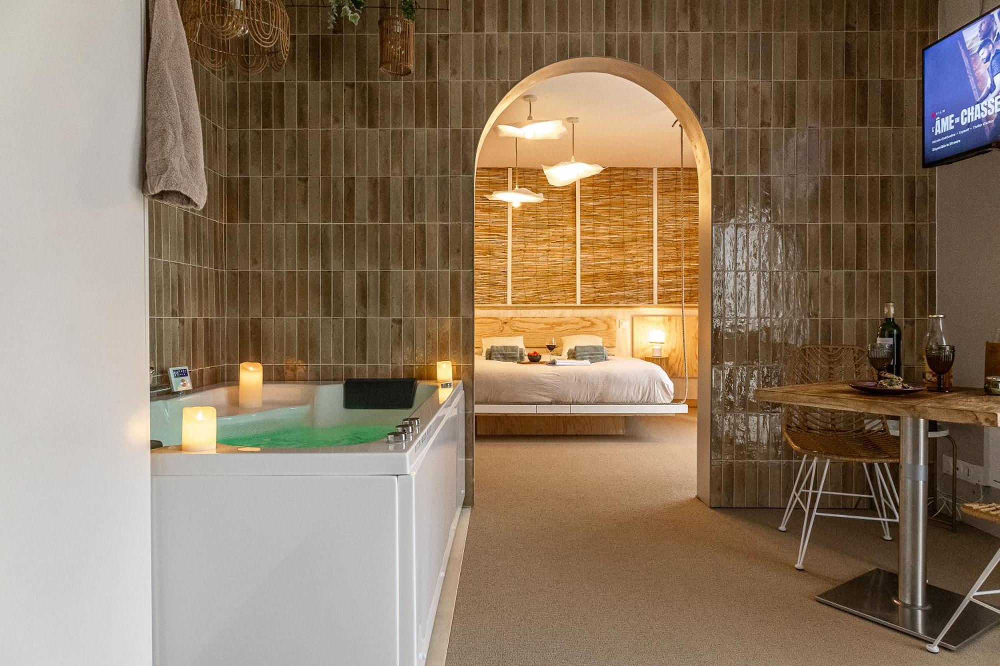 Brech Love Room Suite Bali - Auray En Bretagne מראה חיצוני תמונה